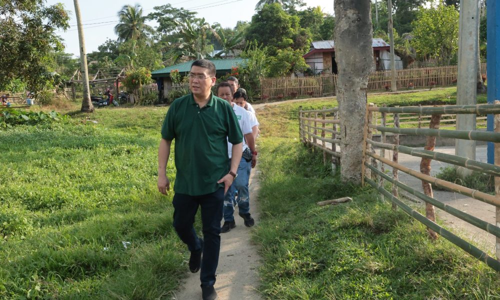 Oil Spill Accountability And Relief Lee Visits Bataan Oil Spill Ground Zero; Urges Govt To Fast-Track Assistance, Go After Those Accountable Oil Spill Accountability And Relief